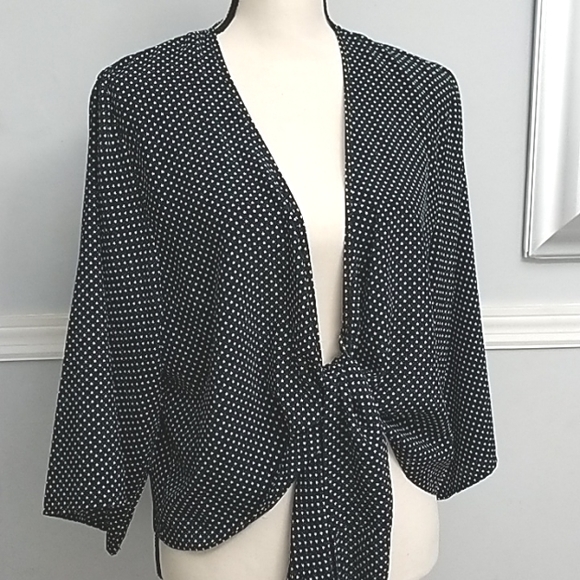 Market Star White Print Tie Front Top - Picture 3 of 10